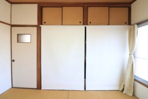 グランブルー102【収納のロールスクリーン閉じた状態】
