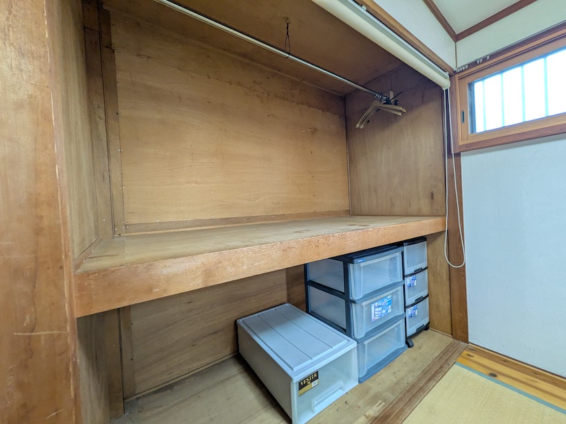201 押入。上段は特大クローゼットとして利用可。