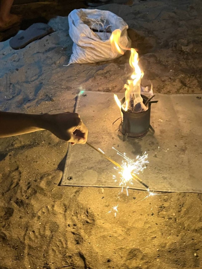 林崎松江海岸の焚き火と手持ち花火で過ごす夏の夜